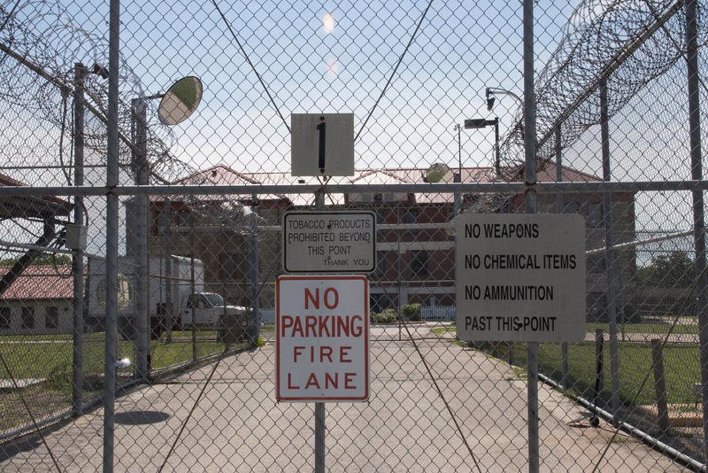 rising-covid-cases-are-forcing-kansas-to-move-inmates-between-prisons