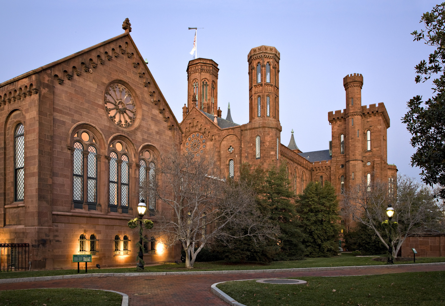 Smithsonian Museums Open Late For Solstice Saturday 